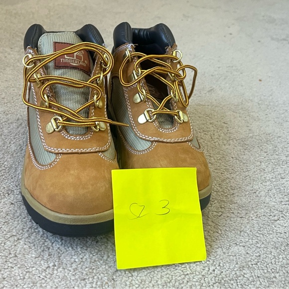 Kids Timberlands SZ 3 - Picture 2 of 5